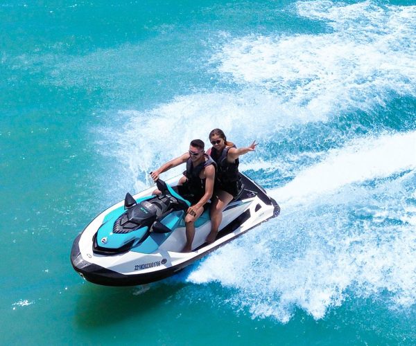 Aluguel de jet ski — imagem ilustrativa